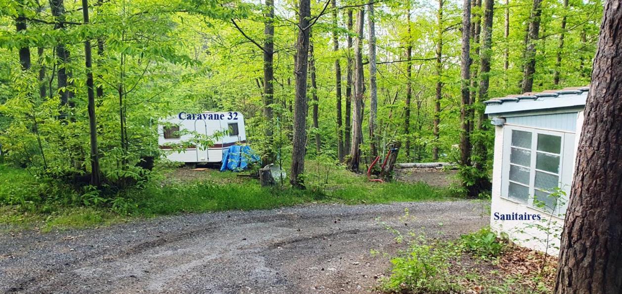 Camping Le P'Tit Bonheur Escaro Dış mekan fotoğraf