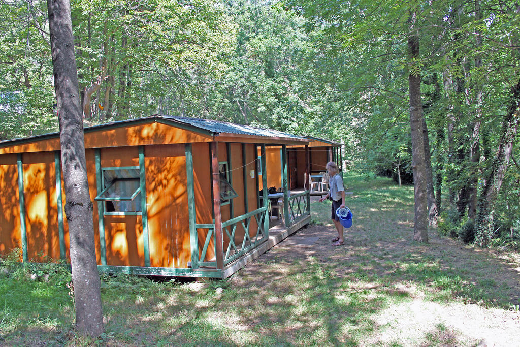 Camping Le P'Tit Bonheur Escaro Oda fotoğraf