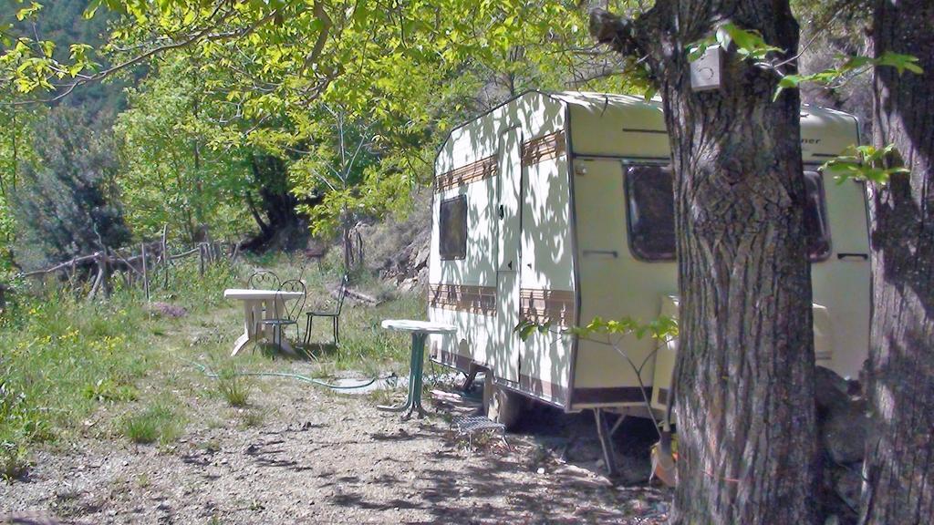 Camping Le P'Tit Bonheur Escaro Dış mekan fotoğraf