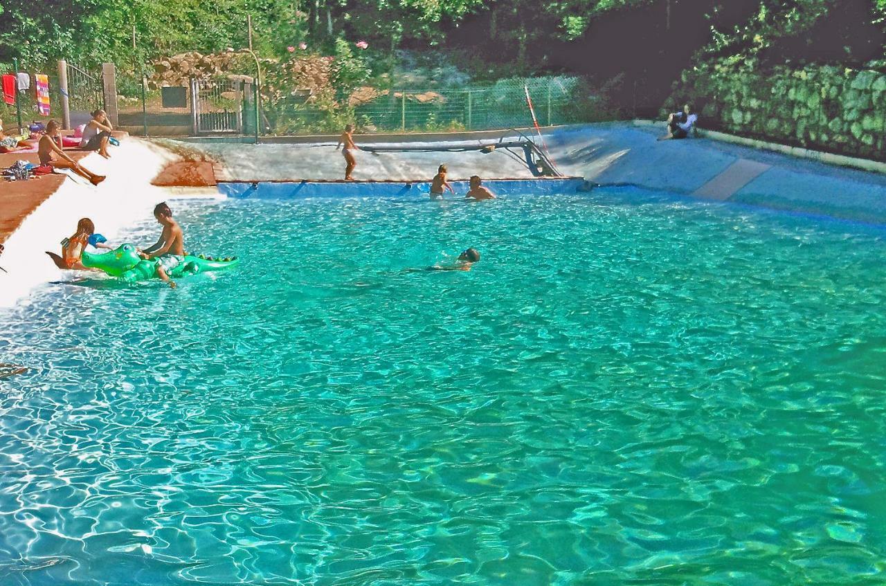 Camping Le P'Tit Bonheur Escaro Dış mekan fotoğraf