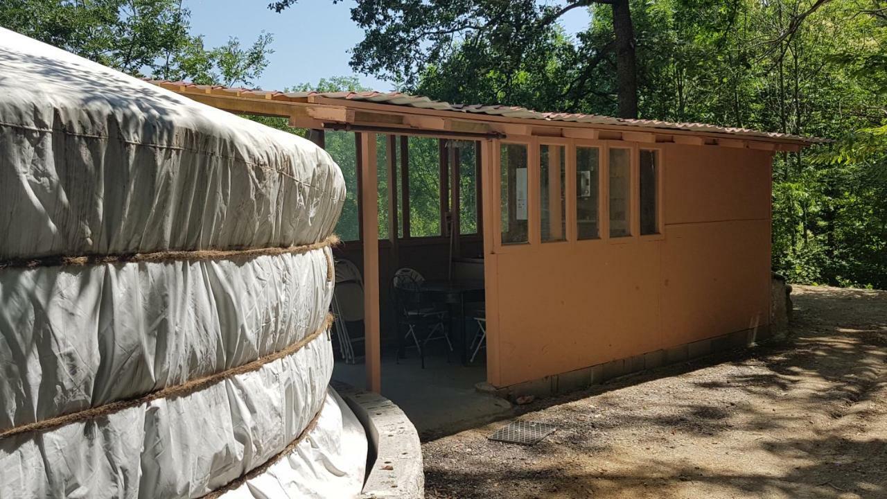 Camping Le P'Tit Bonheur Escaro Dış mekan fotoğraf